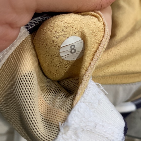 Lululemon No Limits Tank Top White with Blue Stripe size 8 Yoga Run Workout - Picture 6 of 6